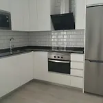 Apartamento Valderribas, Barrio De Retiro, Madrid