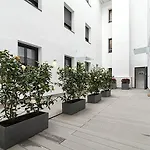 Friendly Rentals Olavide