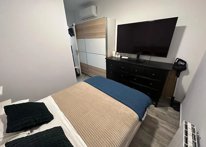 Room In Guest Room - Double Room With Private Bathroom