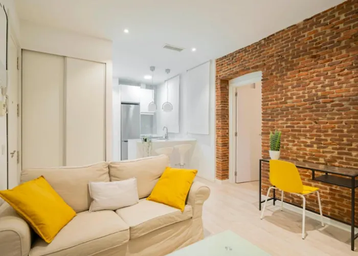 2 Bedroom Flat In La Latina-Carn