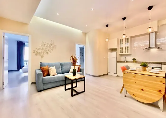 Charming Puerta Del Sol Center - 6 Bedrooms