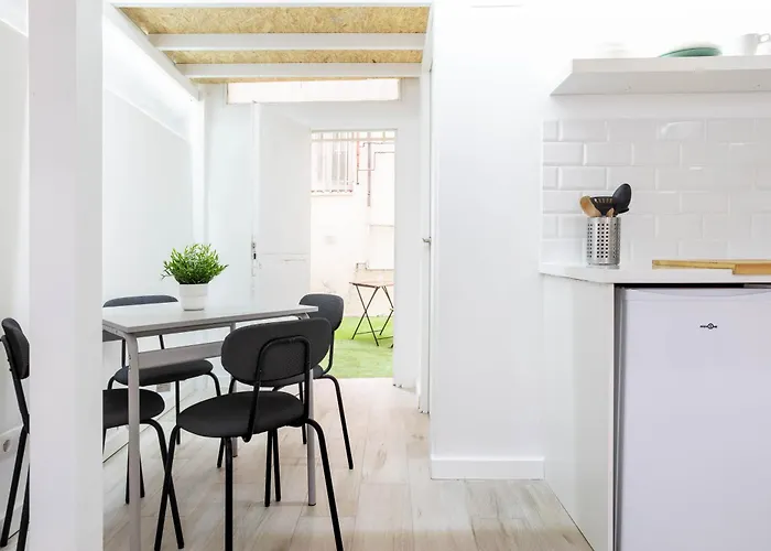 Loft Reformado En Marques De Vadillo Con Patio Privado