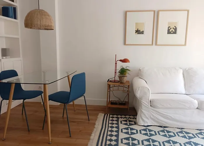 Apartamento Reformado Y Luminoso En Chamberi, Madrid