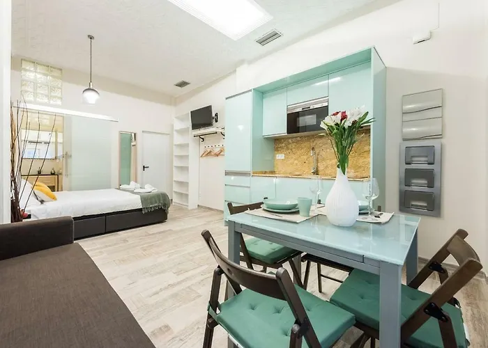 Cozy Retreat Wifi - Free Parking