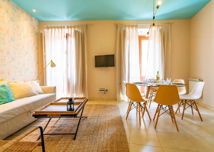 For You Rentals La Latina Apartment Ecm18