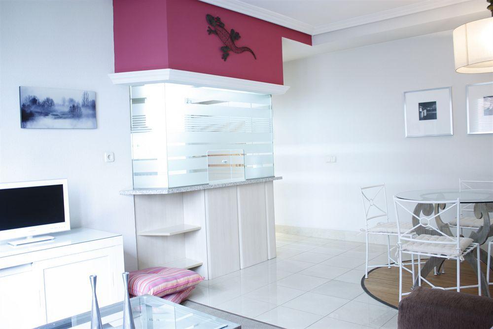Apartment Wootravelling Plaza De Oriente Homtels Madrid