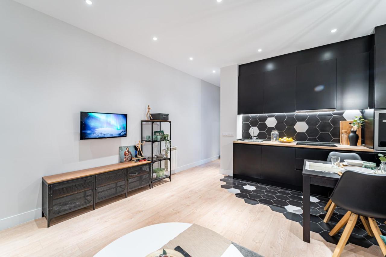 Edsam Black Apartamento