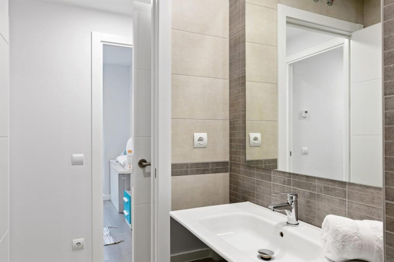 Apartamento Stunning 2 Bedroom Near Adelfas Madrid
