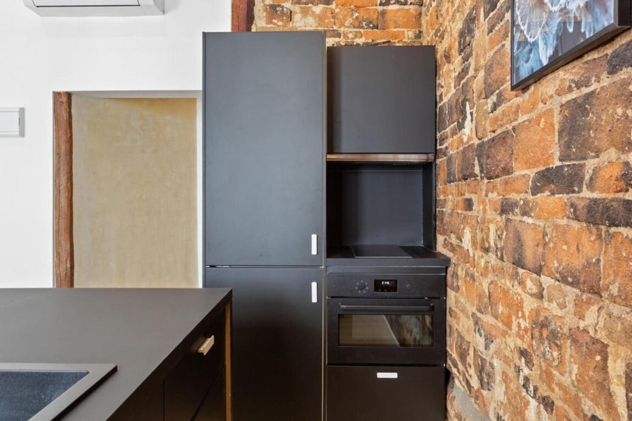 Modern 1 Bedroom Near Lavapies Apartment *