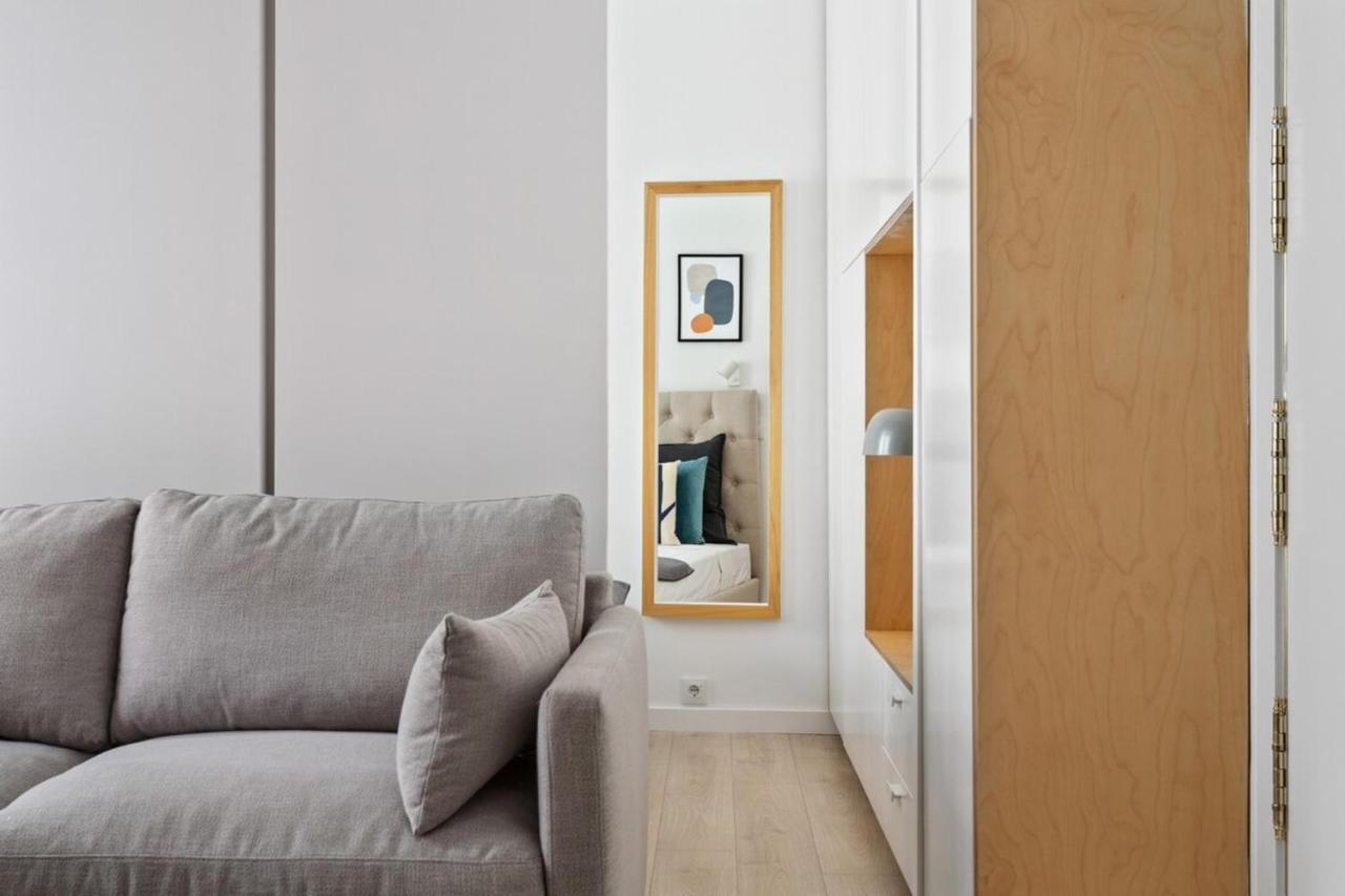 Modern 1 Bedroom Near Lavapies Apartment *