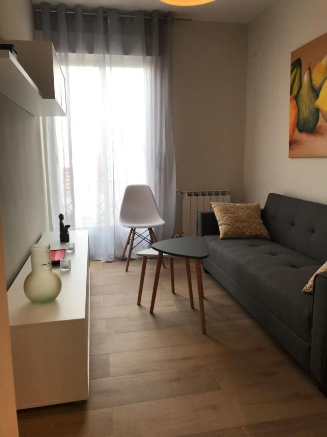 Puerta Del Angel Apartment *