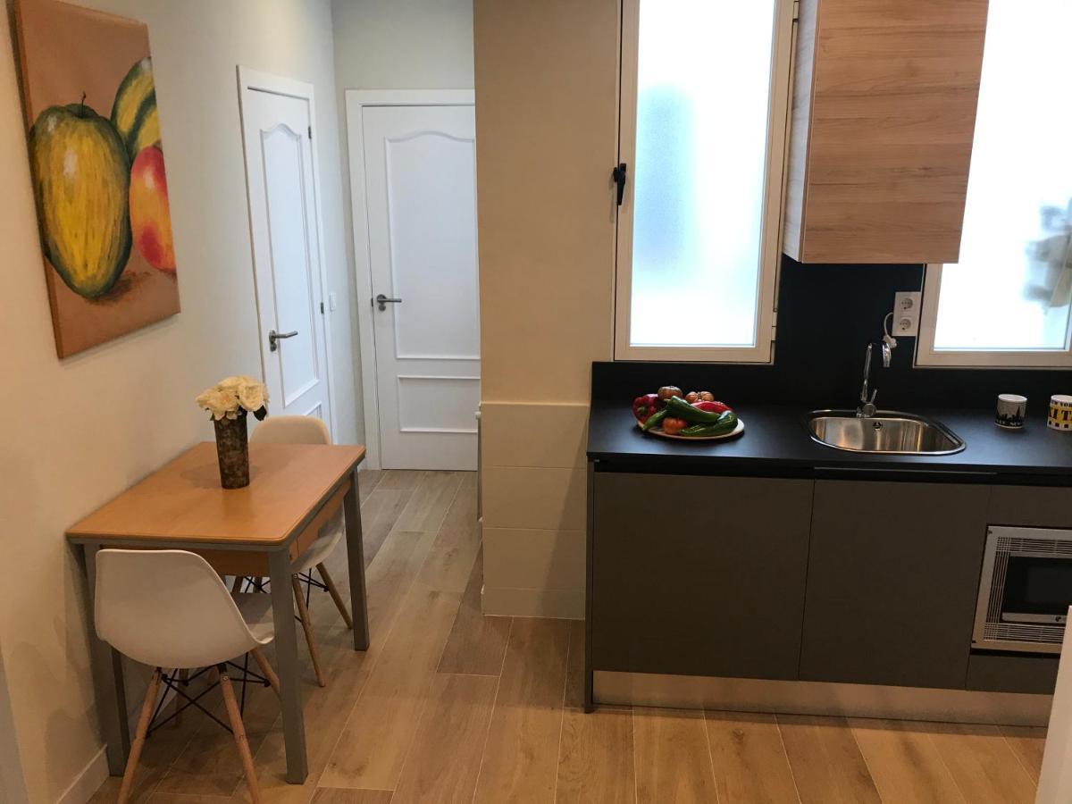 Puerta Del Angel Apartment *