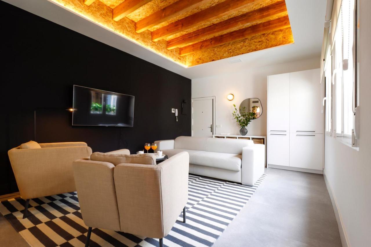 Malasana Design By Madflats Collection Apartment *