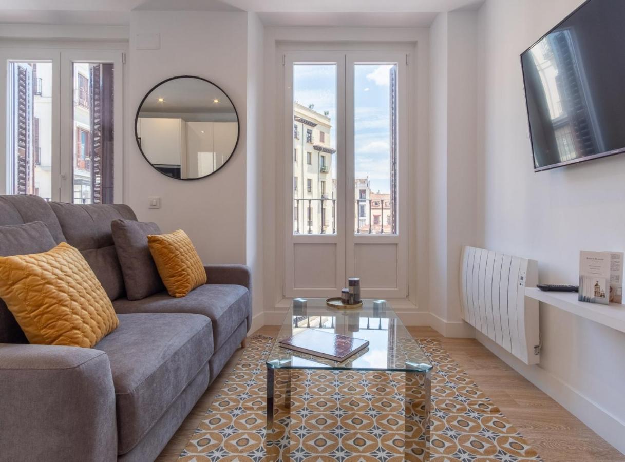 Charming For 4 Steps Away From Mercado De San Miguel , Calle Mayor Iv Apartment Madrid