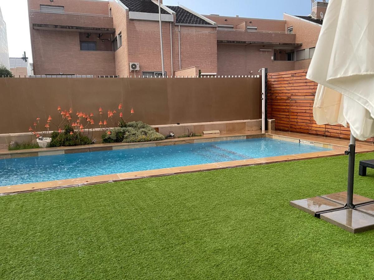 Valdevebas Con Piscina Feriehus Madrid