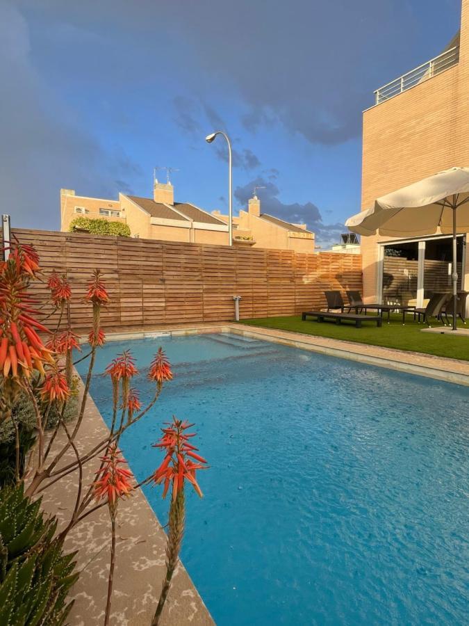 Valdevebas Con Piscina Feriehus Madrid