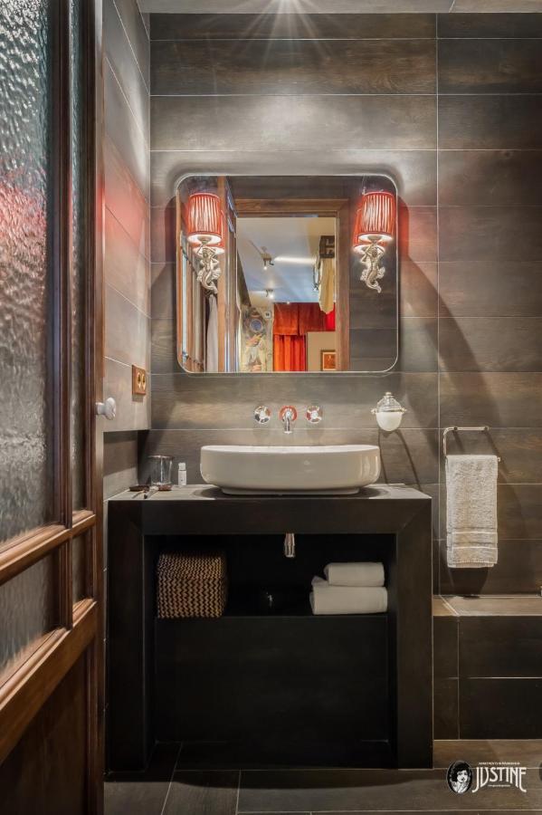 Opium Den By Justine Turistico En Rio Apartment *
