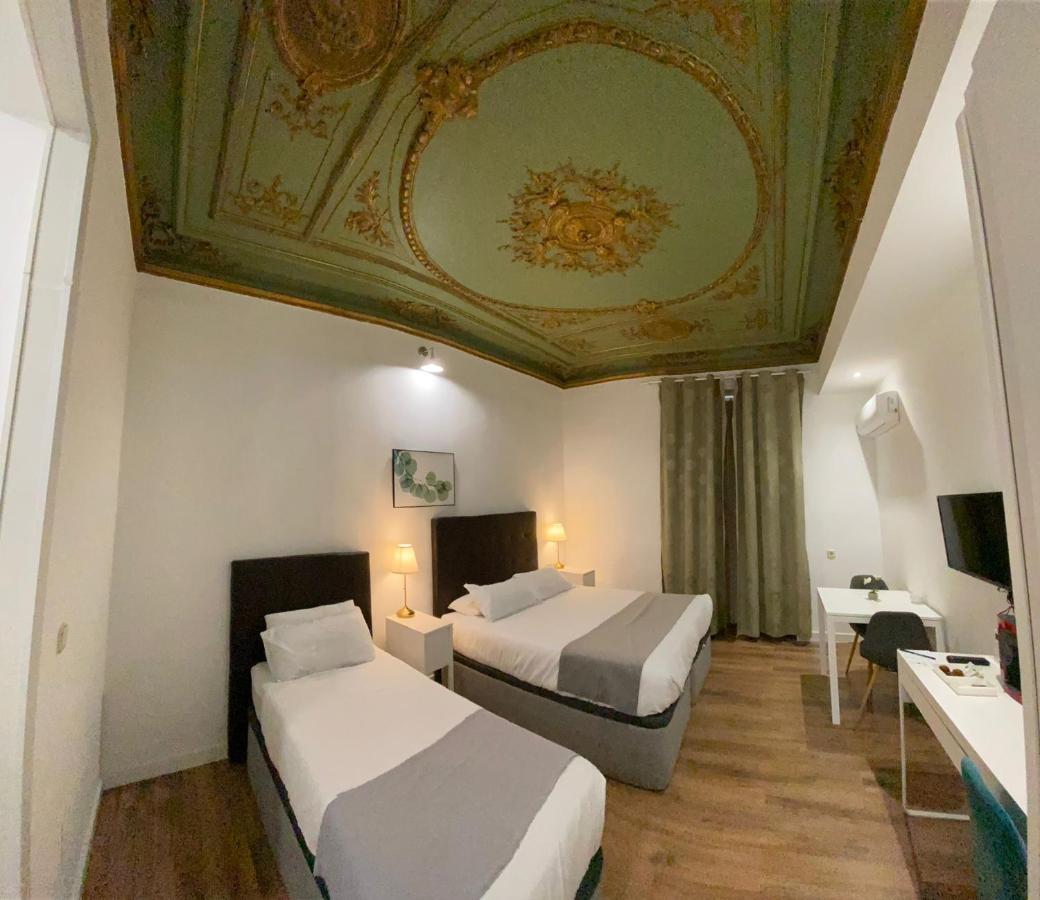 Opera Roost Guest house *