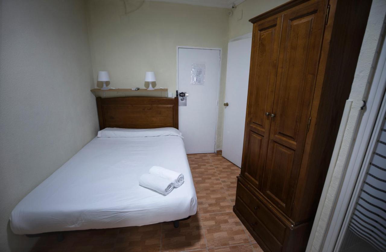 Perales Casa de hóspedes Madri