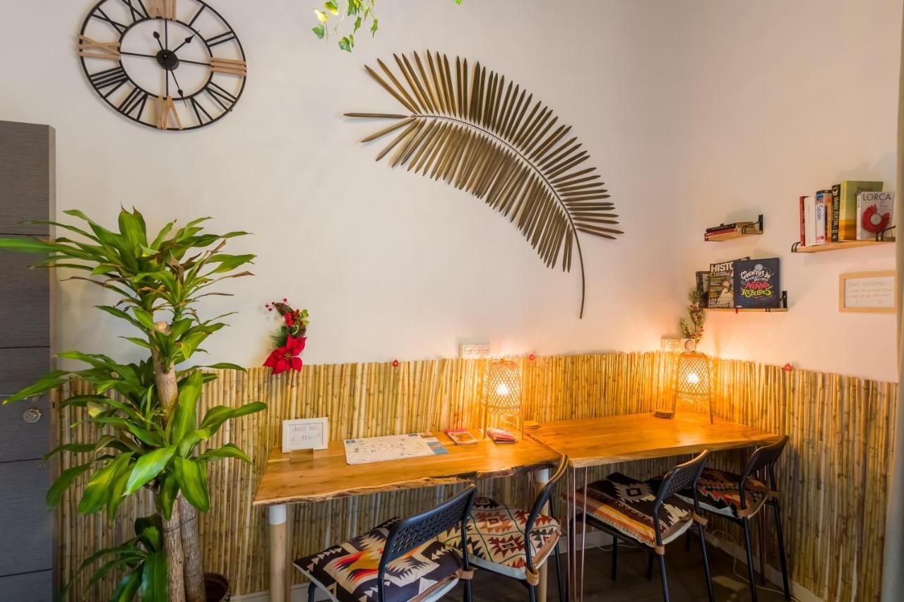 Social - Coworking - *