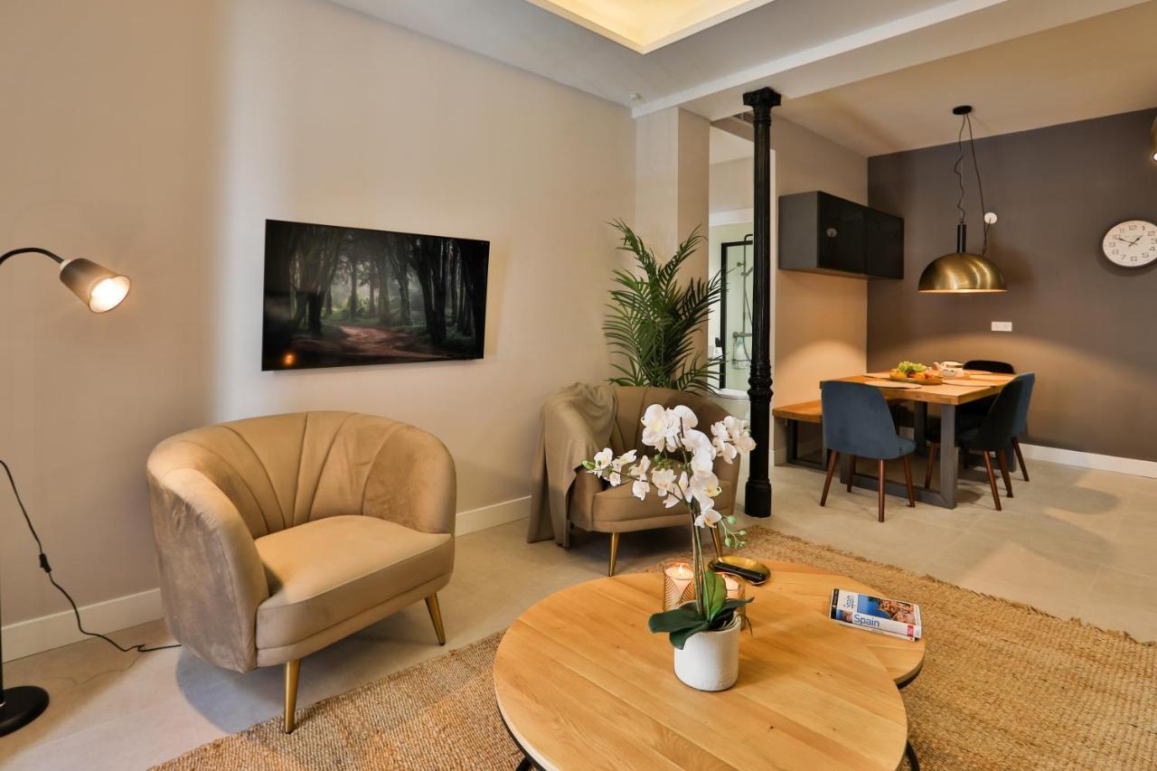Gran Vía. Salud. Puerta Del Sol. Callao. Apartamento *