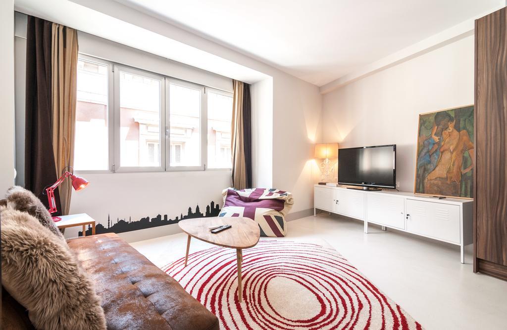 Chic Chueca- Calle Farmacia Lejlighed Madrid