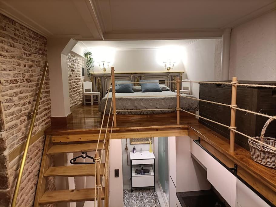 Apartment Refuge In Madrid