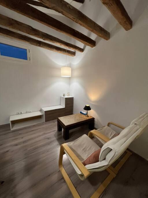 Punta Me Super Located In Plaza Espana Madrid