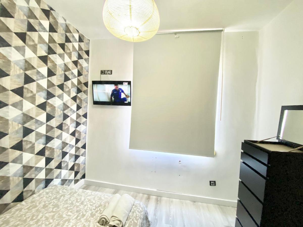 Apartment Piramides 1 *