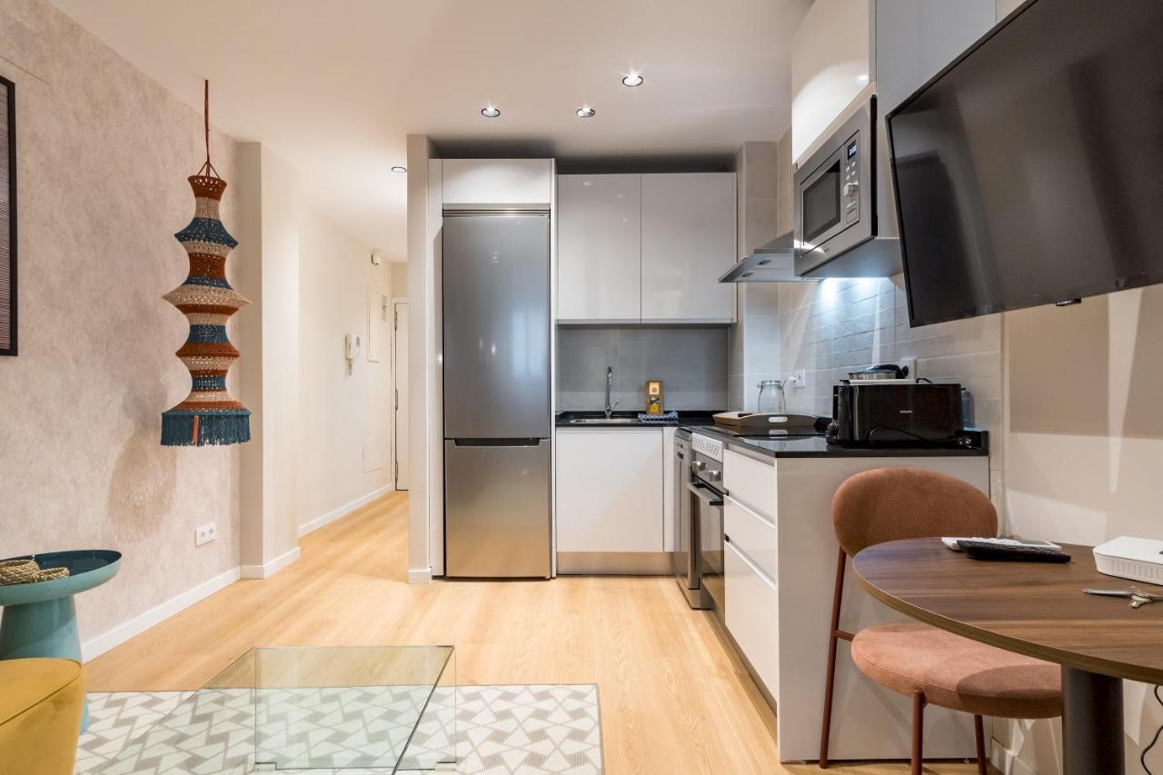 Modern, Bright - 1bd 1bth -lavapies Apartment Madrid