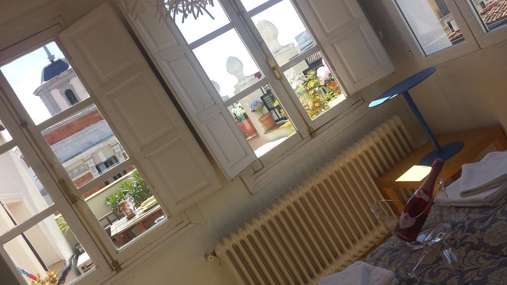 Palacio Real Iii Apartment