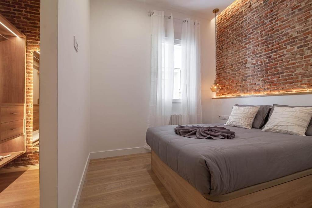 Apartment Salamanca V Calle Alcantara 3br 3bh