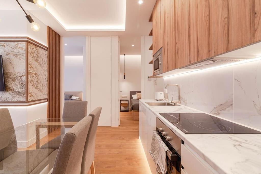Modern Salamanca I Renovated 2br 2bh Apartment *