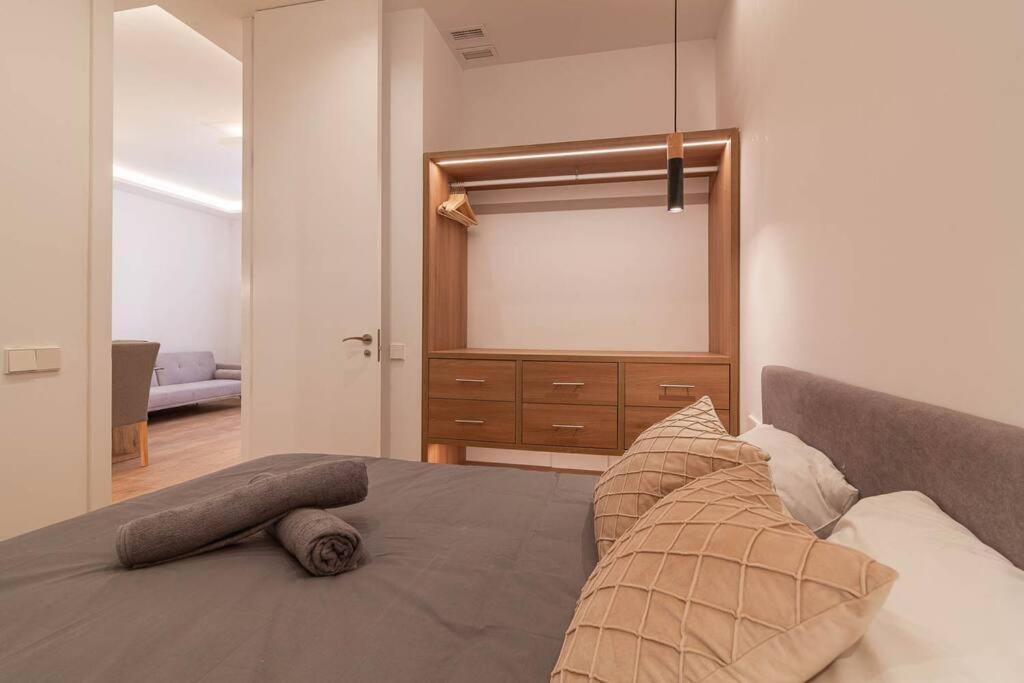 Modern Salamanca I Renovated 2br 2bh Apartment Madrid