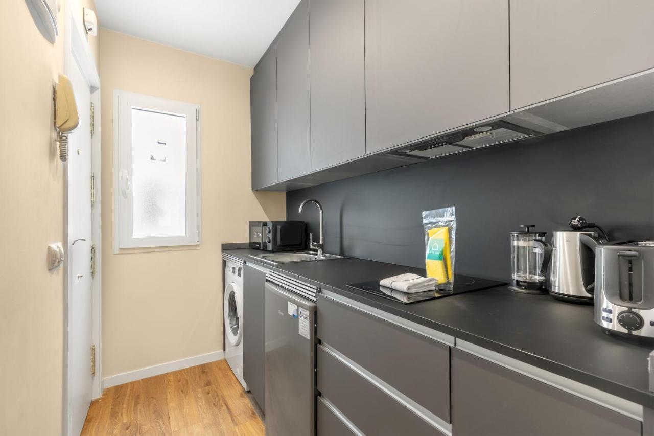 1 Bedroom 1 Bathroom Furnished - Chueca - Modern Functional - Mintystay * Madrid