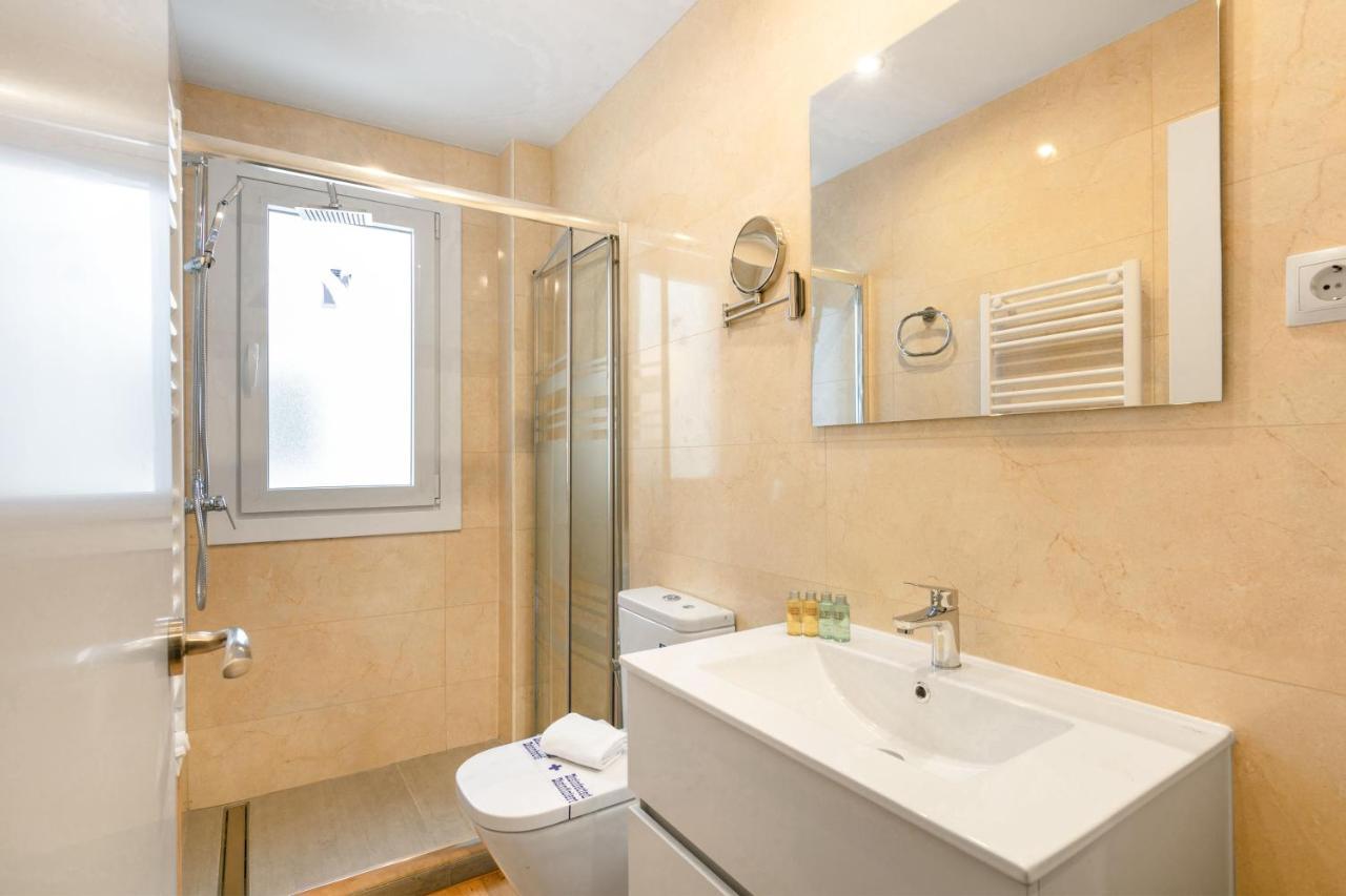 Apartment 1 Bedroom 1 Bathroom Furnished - Chueca - Modern Functional - Mintystay *