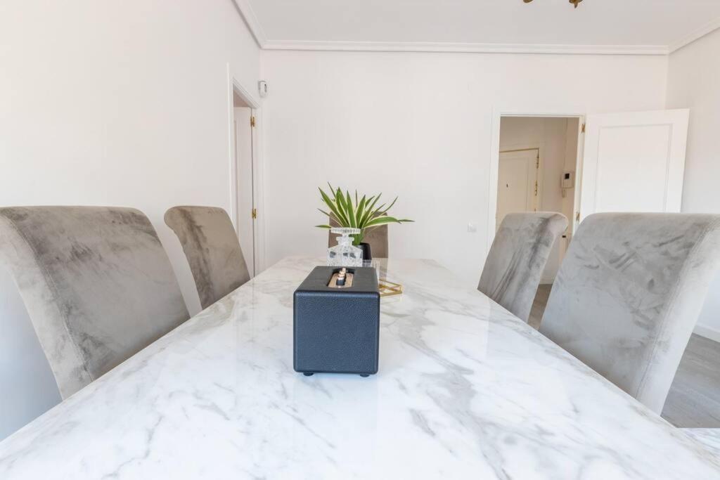 Apartamento Paseo Esperanza Lujoso Apartamento En *