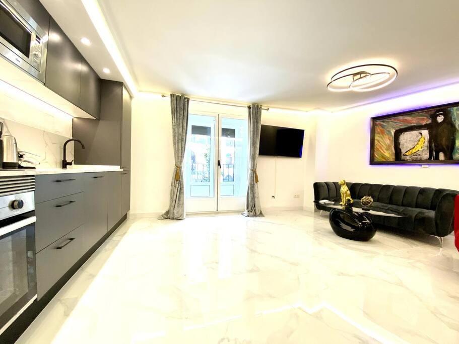 Apartment Gran-via Luxury Flat 3bd City Center + Terrace + Ac *