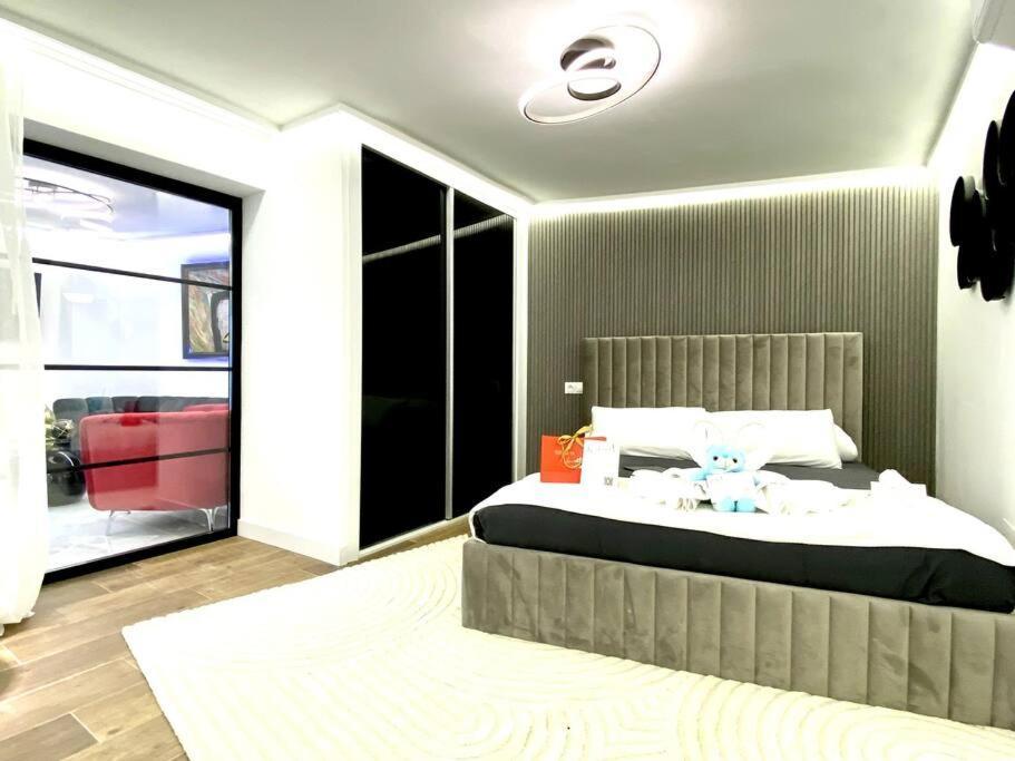 Apartment Gran-via Luxury Flat 3bd City Center + Terrace + Ac *
