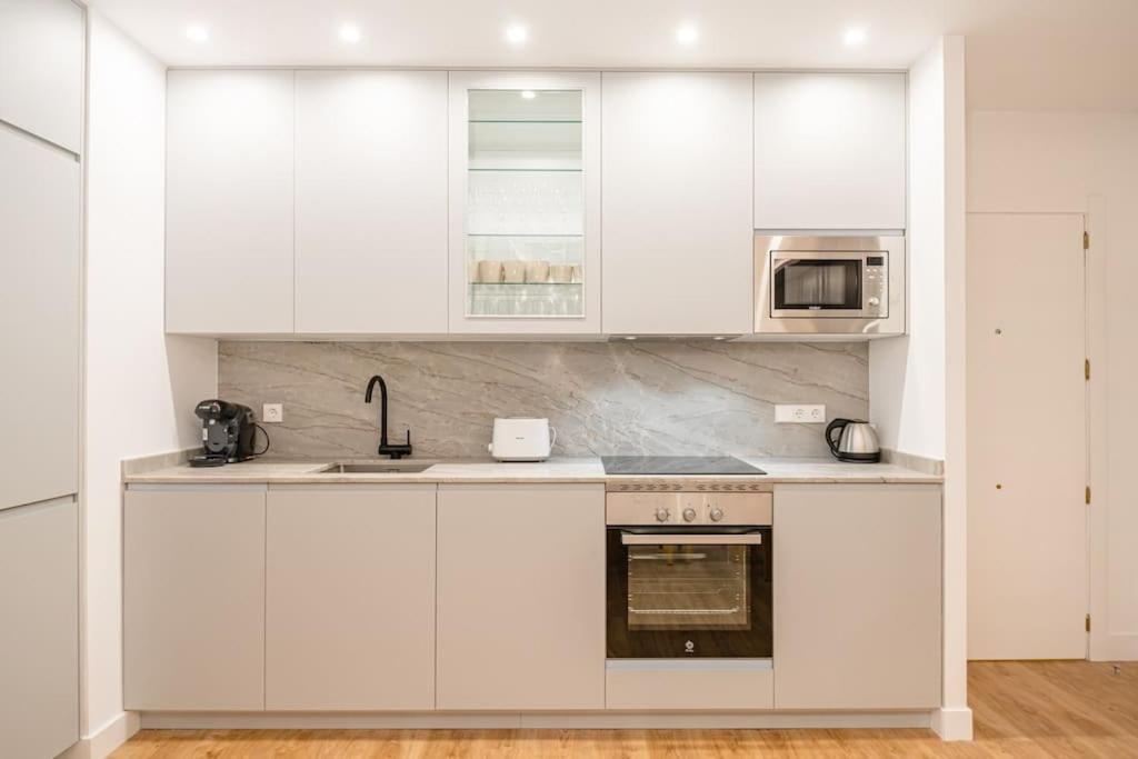 Gran Via Vi Calle Jacometrezo 2br 2bh Apartment Madrid