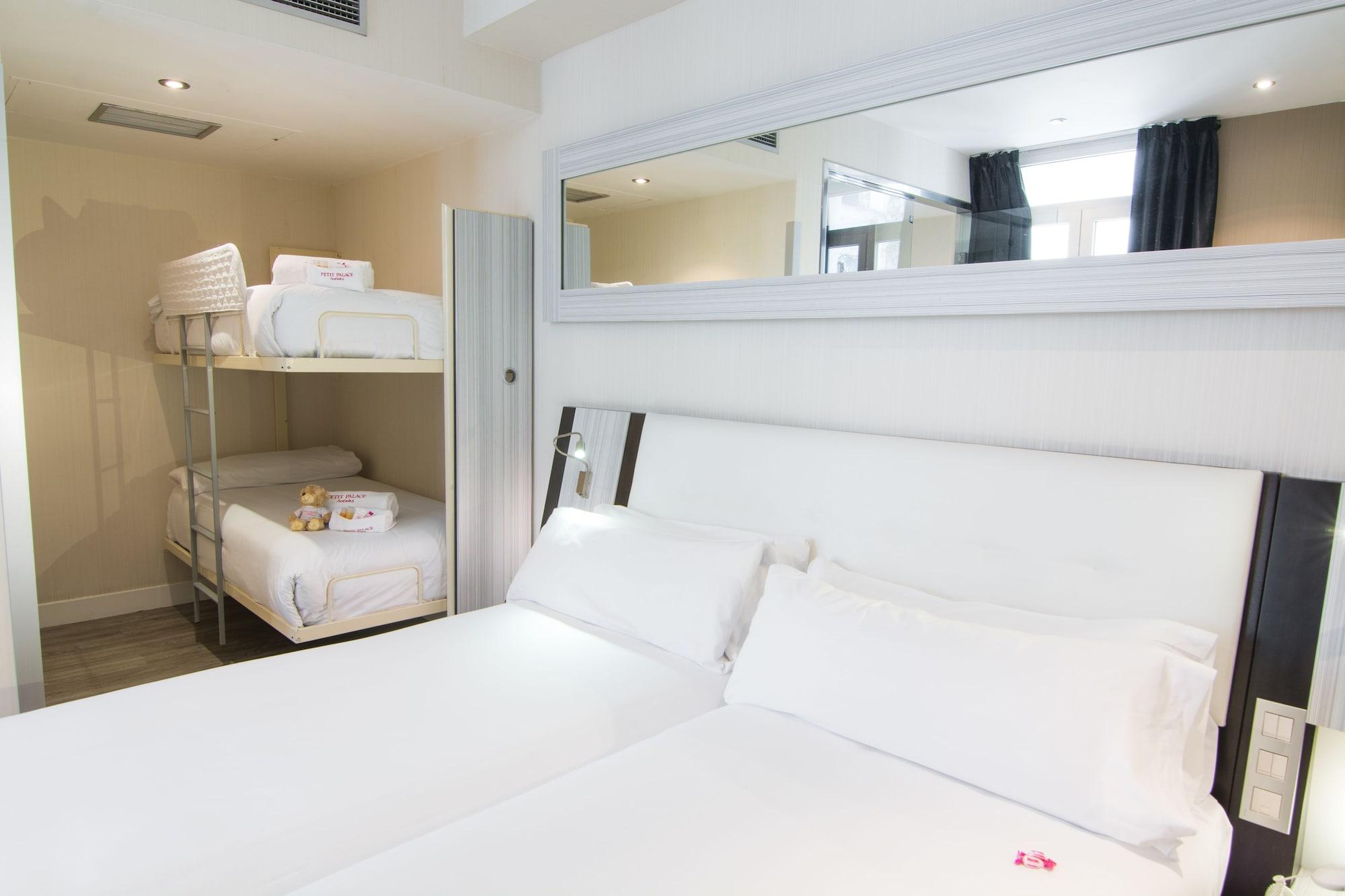 Petit Palace Arenal Hotel