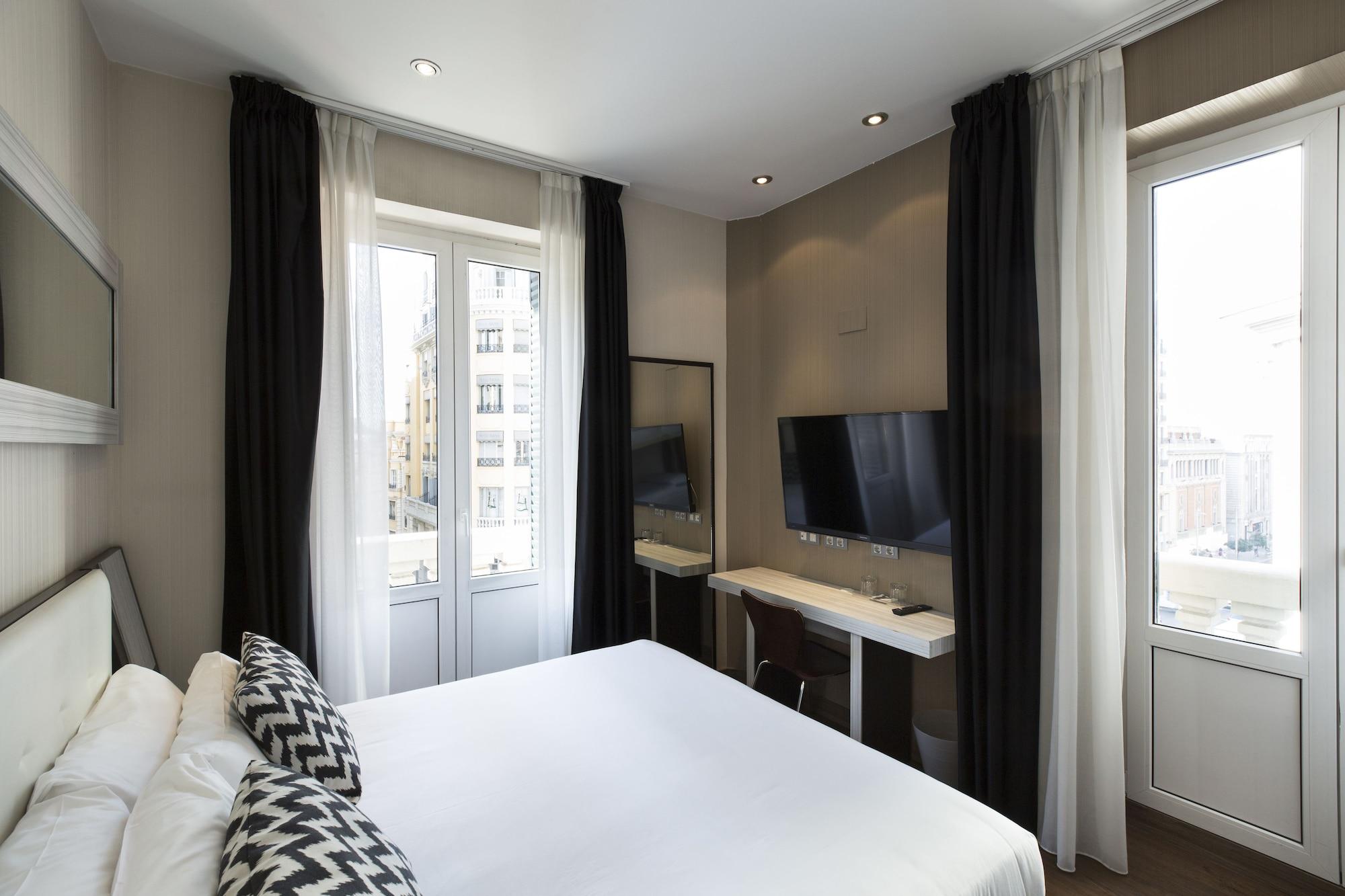 Petit Palace Triball Madri