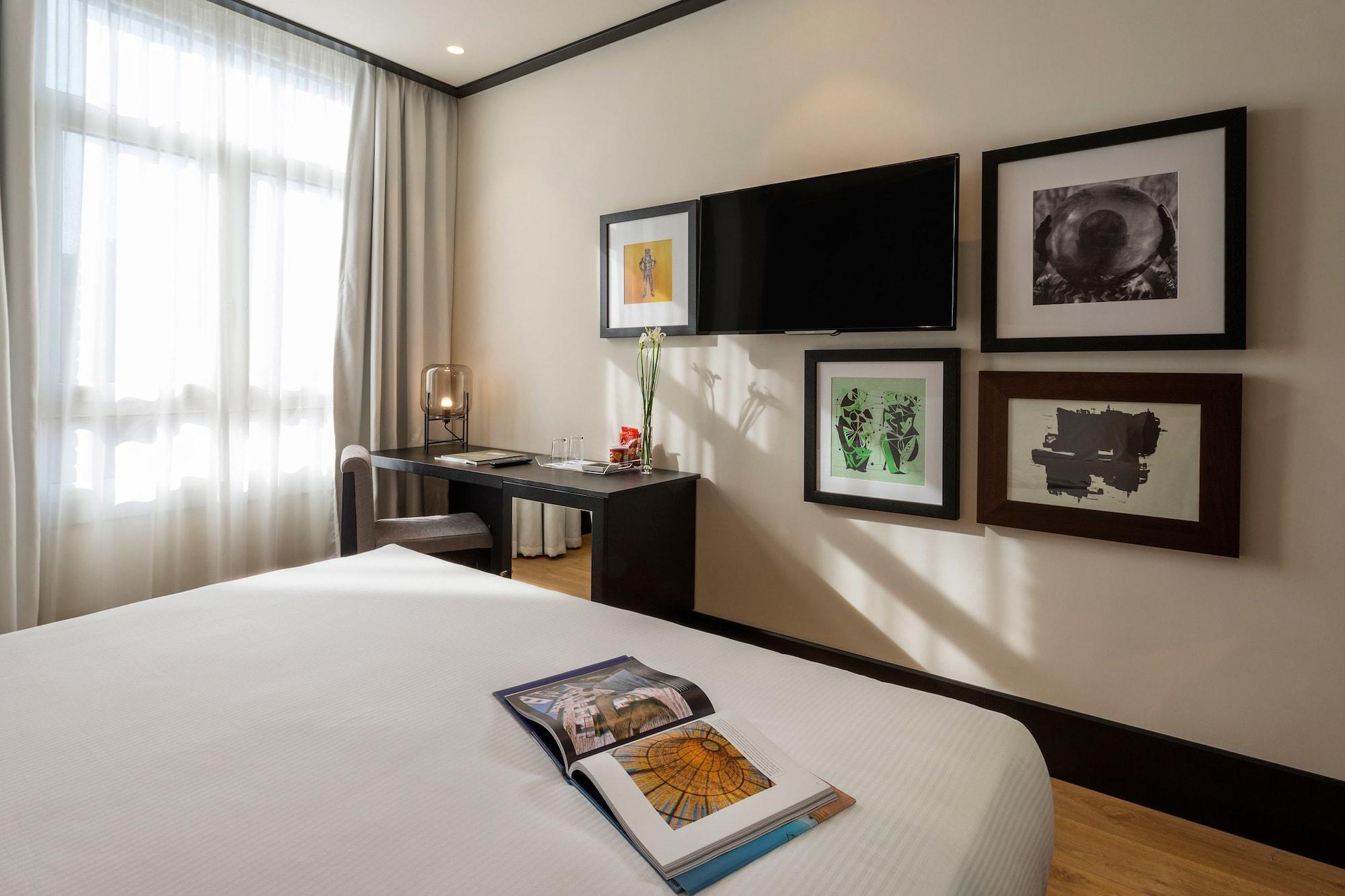 H10 Puerta De Alcala Hotel