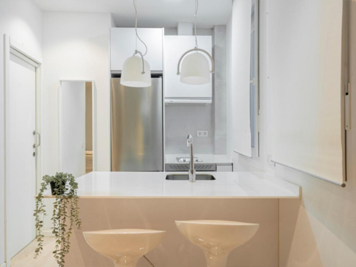 2 Bedroom Flat In La Latina-carn * Madrid
