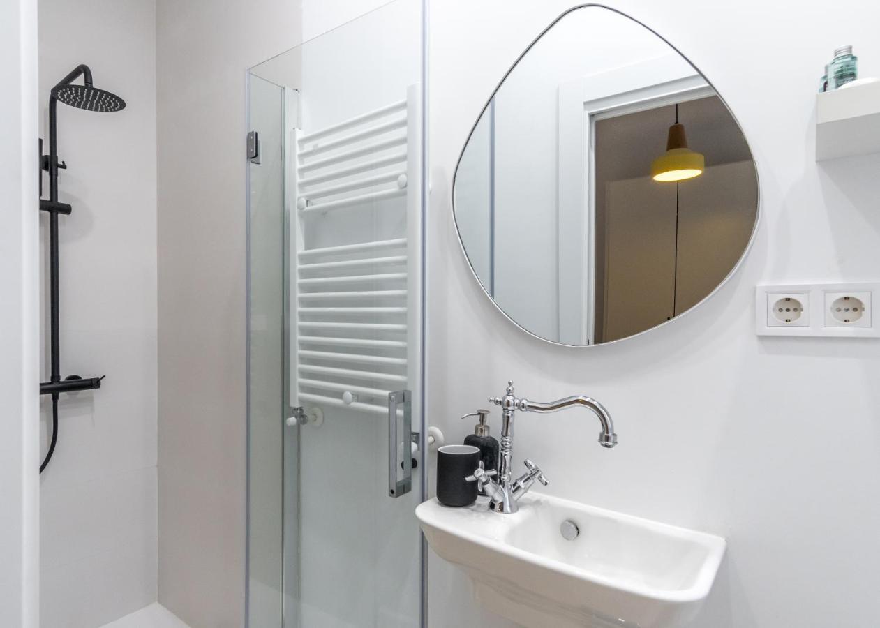 1 Bedroom 1 Bathroom - Cozy- Cortes Madrid