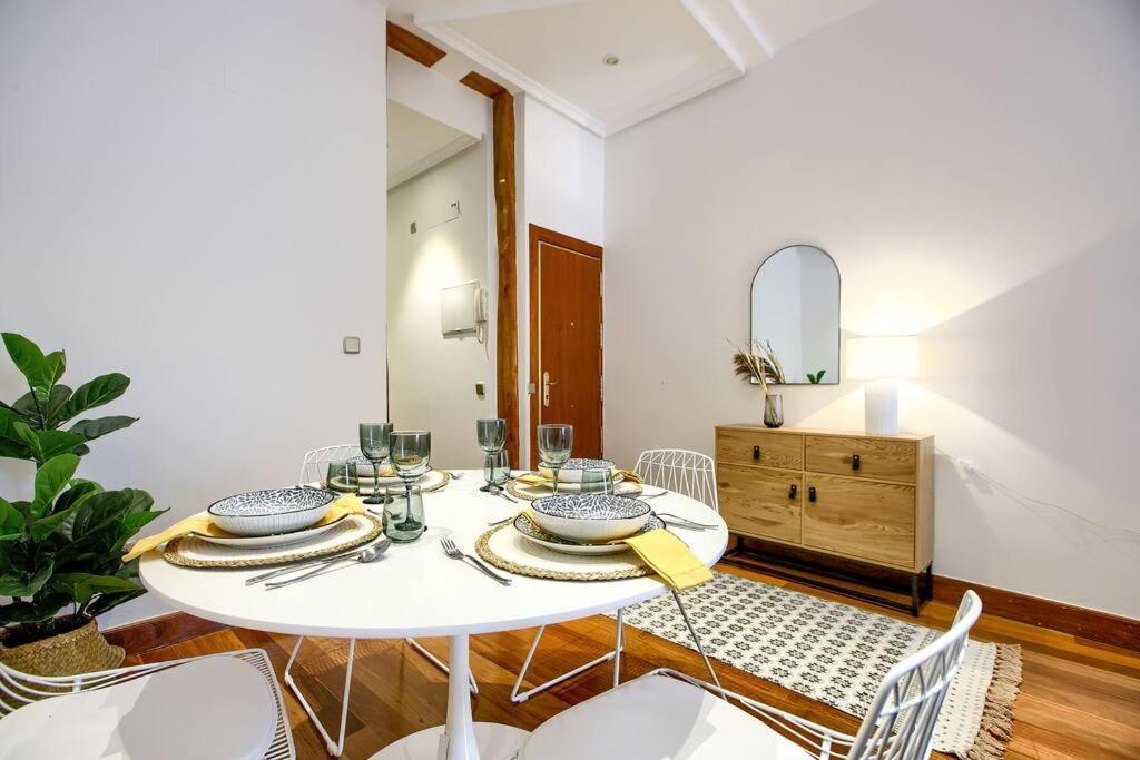 Flat In The Location-comen-2-de Apartment