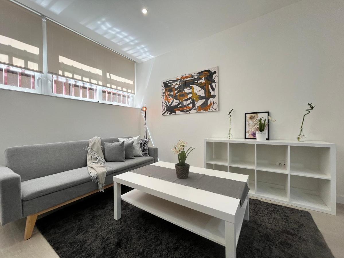 Acogedor Infanta Mercedes Lejlighed