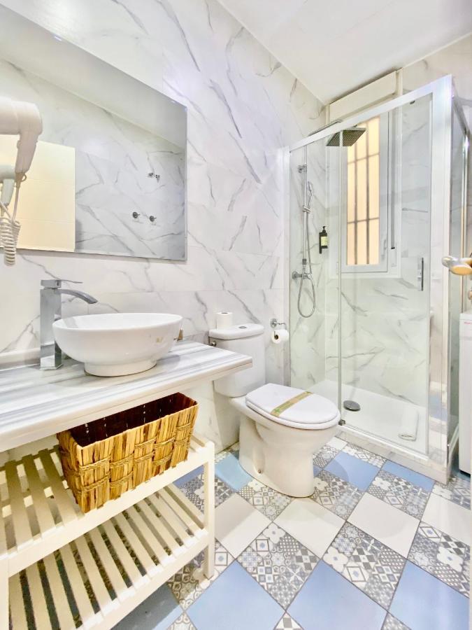 Charming Puerta Del Sol Center - 6 Bedrooms