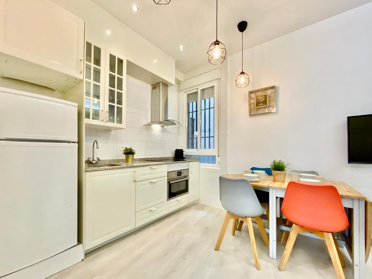 Charming Puerta Del Sol Center - 6 Bedrooms *