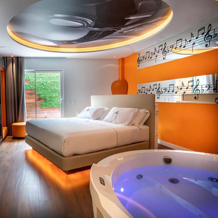 Avenue - Lovely Love hotel